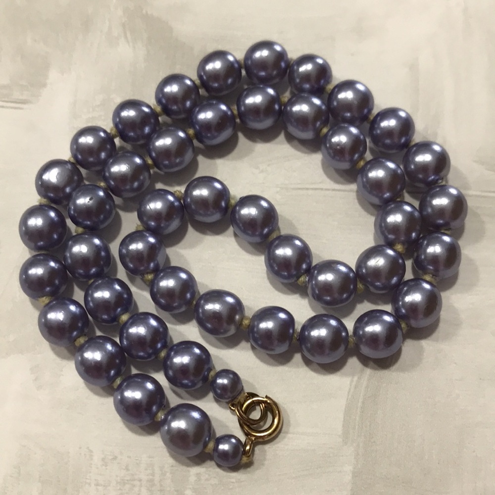 Vintage Faux Pearl Necklace / Choker, Purple, Individually Knotted; 15"
